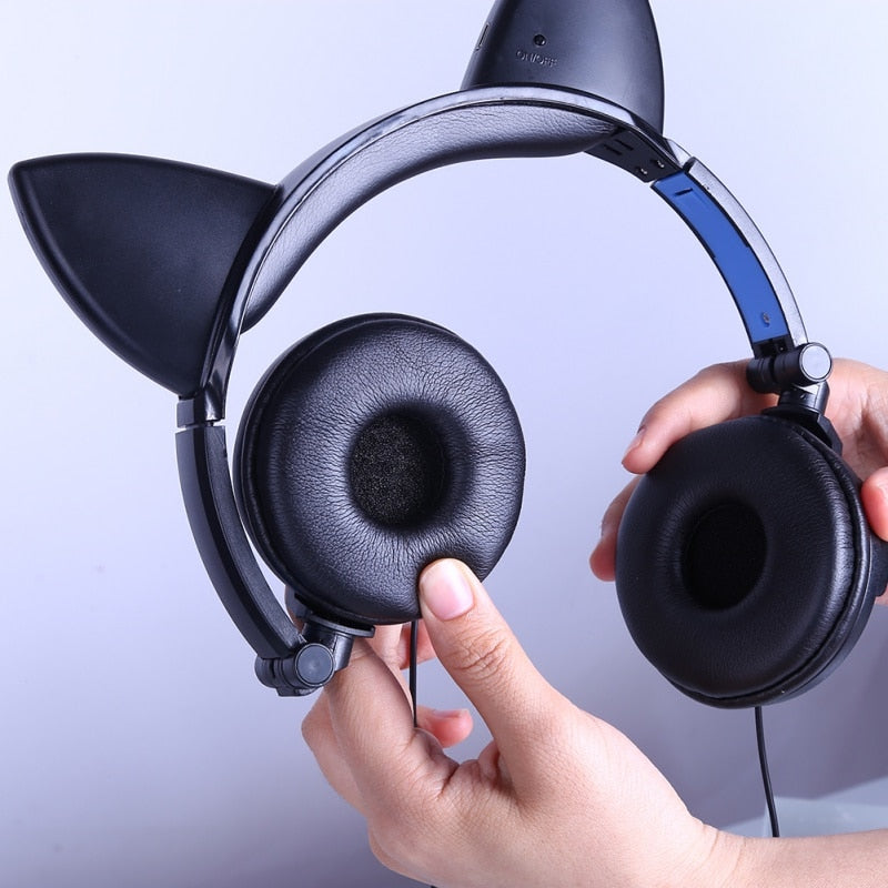 CAT EAR HEADPHONES FOLDABLE , FLASHING & GLOWING GAMING HEADSET